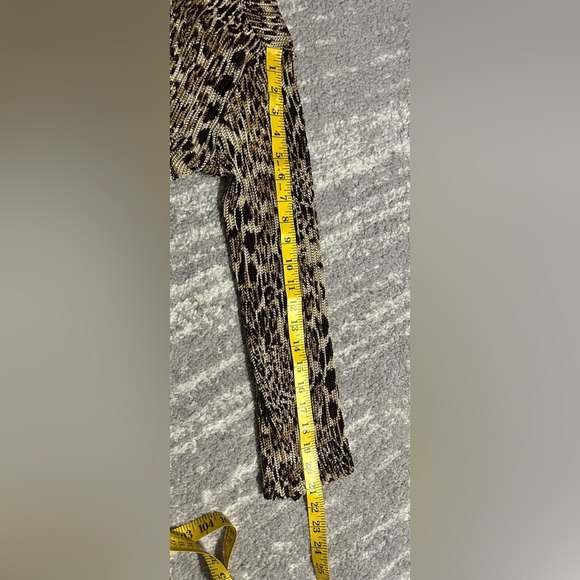 Chicos Travelers Cardigan Sz 1 (Medium) Slinky Animal Print Lightweight No Iron - Picture 6 of 6